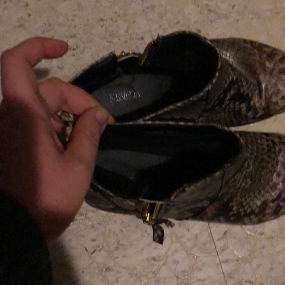 Ankle boots - Picture 3 of 3